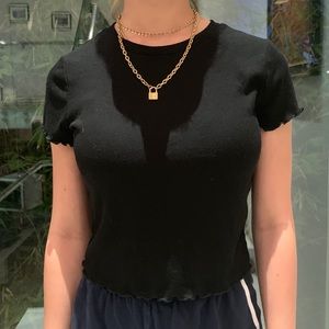 🕷FOREVER 21 BLACK RUFFLE TEE🕷